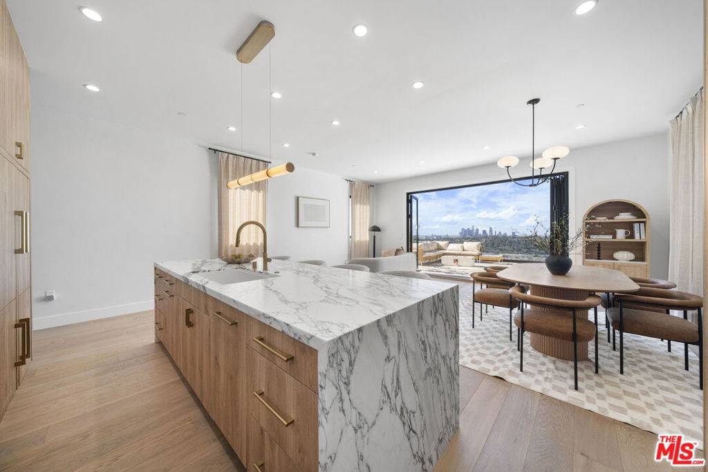 Los Angeles, CA 90065,812 W Avenue 37