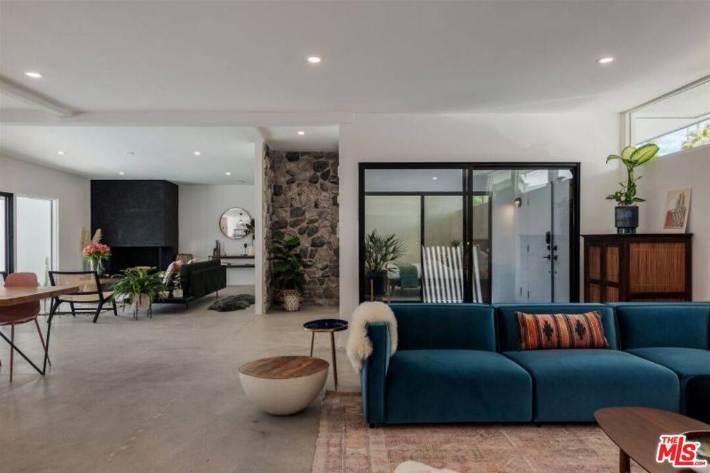 Palm Springs, CA 92262,2265 E Amado RD