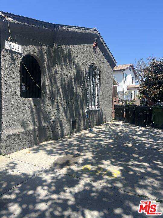 Los Angeles, CA 90043,6313 S Victoria