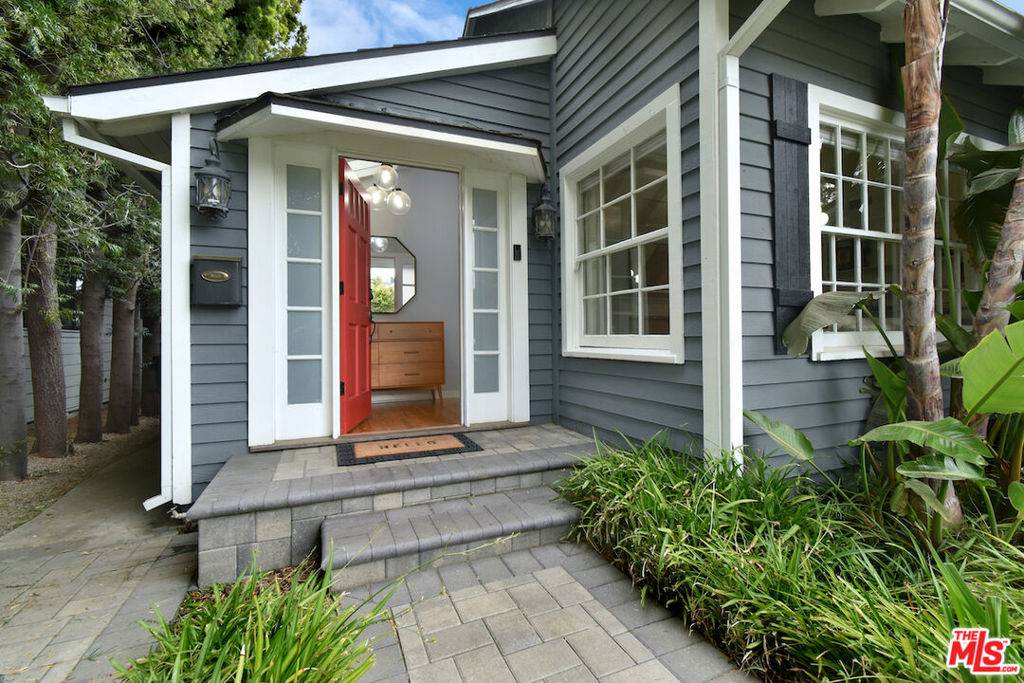 Studio City, CA 91604,13046 Woodbridge ST