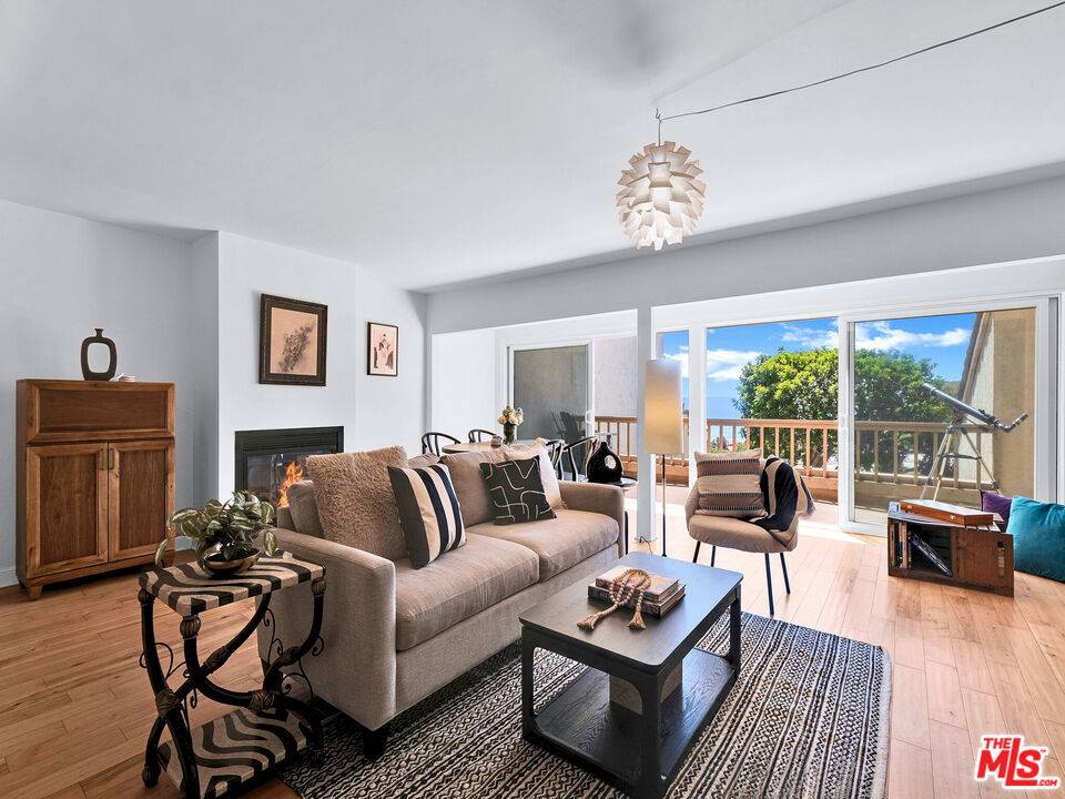 Malibu, CA 90265,23922 De Ville WAY #B
