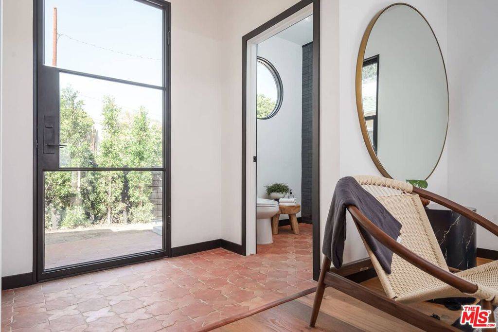 West Hollywood, CA 90069,9000 Dicks ST