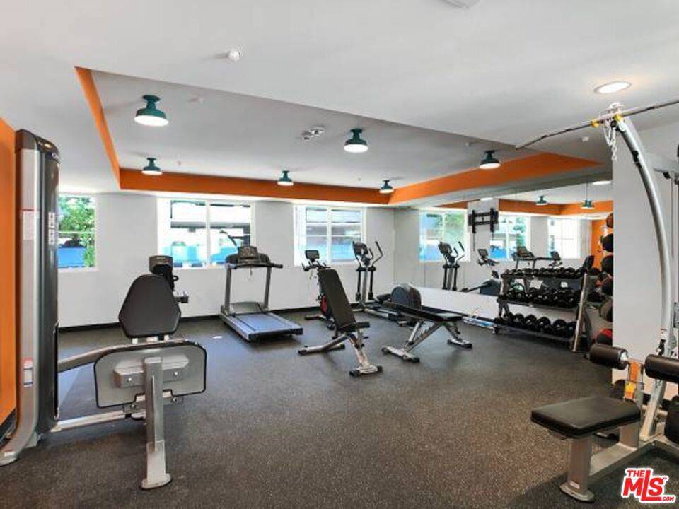 Los Angeles, CA 90028,1338 Gordon ST #109
