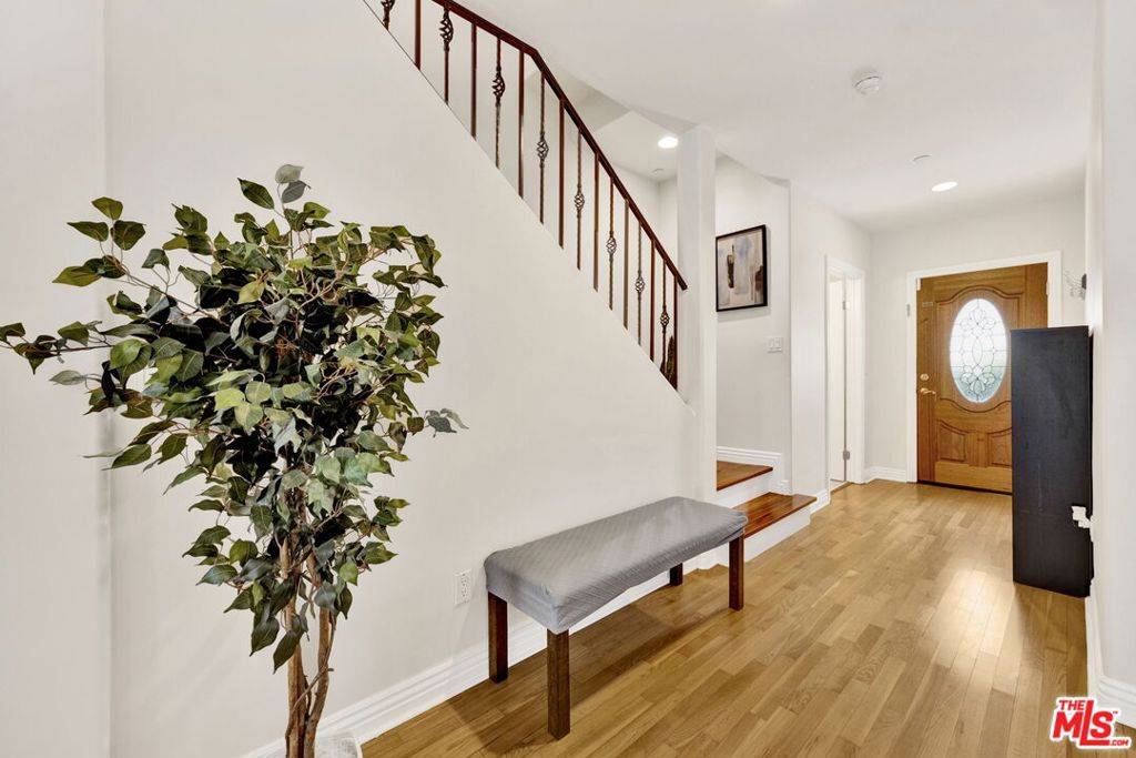 Montrose, CA 91020,2745 Montrose AVE #106