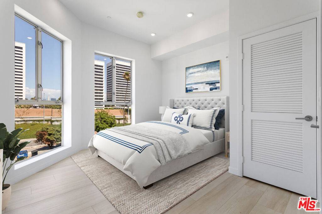 Los Angeles, CA 90025,1650 Sawtelle BLVD #206