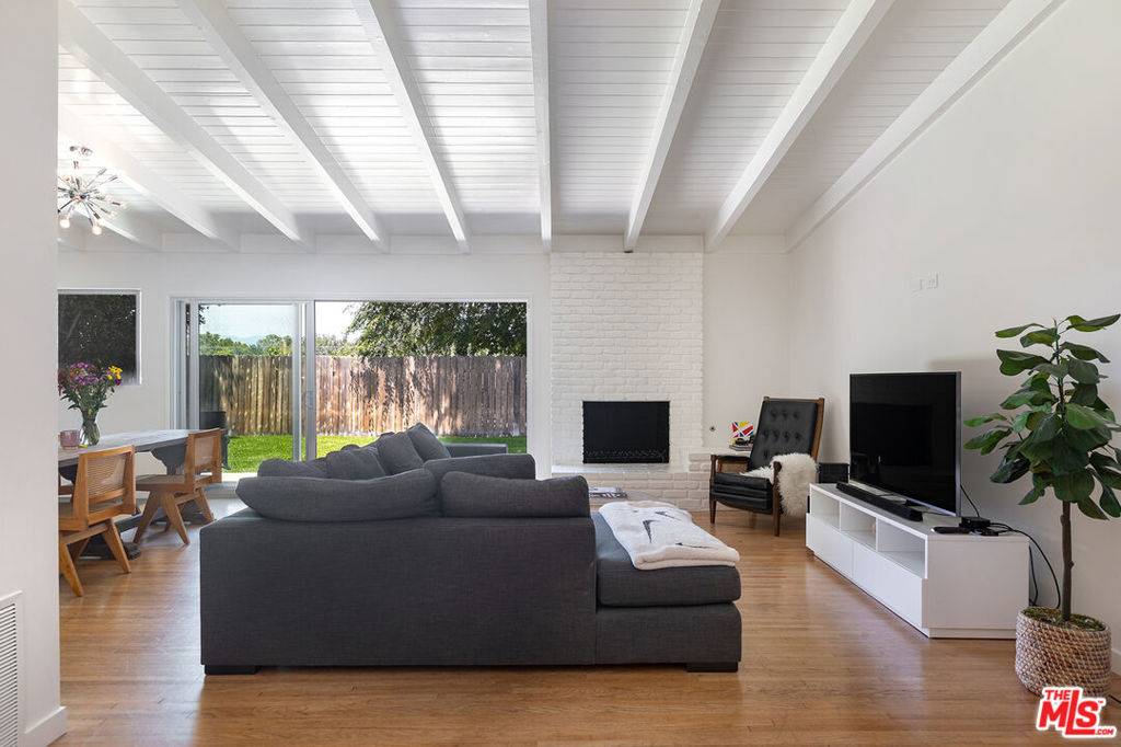 Encino, CA 91316,17119 Bullock ST