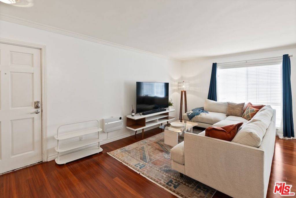Santa Monica, CA 90403,837 Lincoln BLVD #6