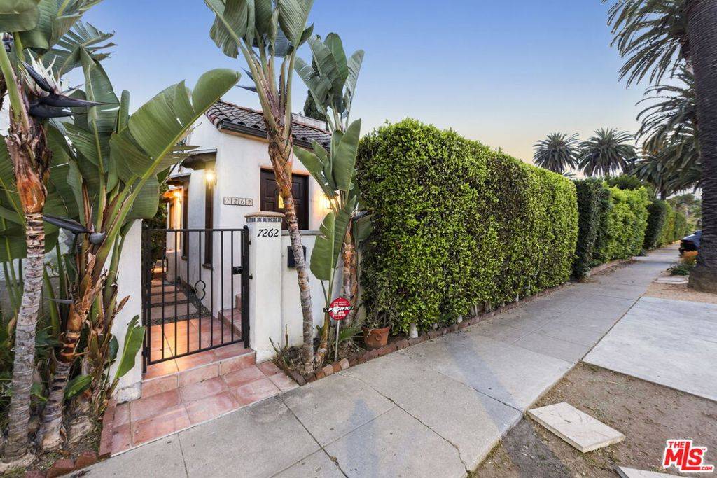 Los Angeles, CA 90046,7262 Willoughby AVE