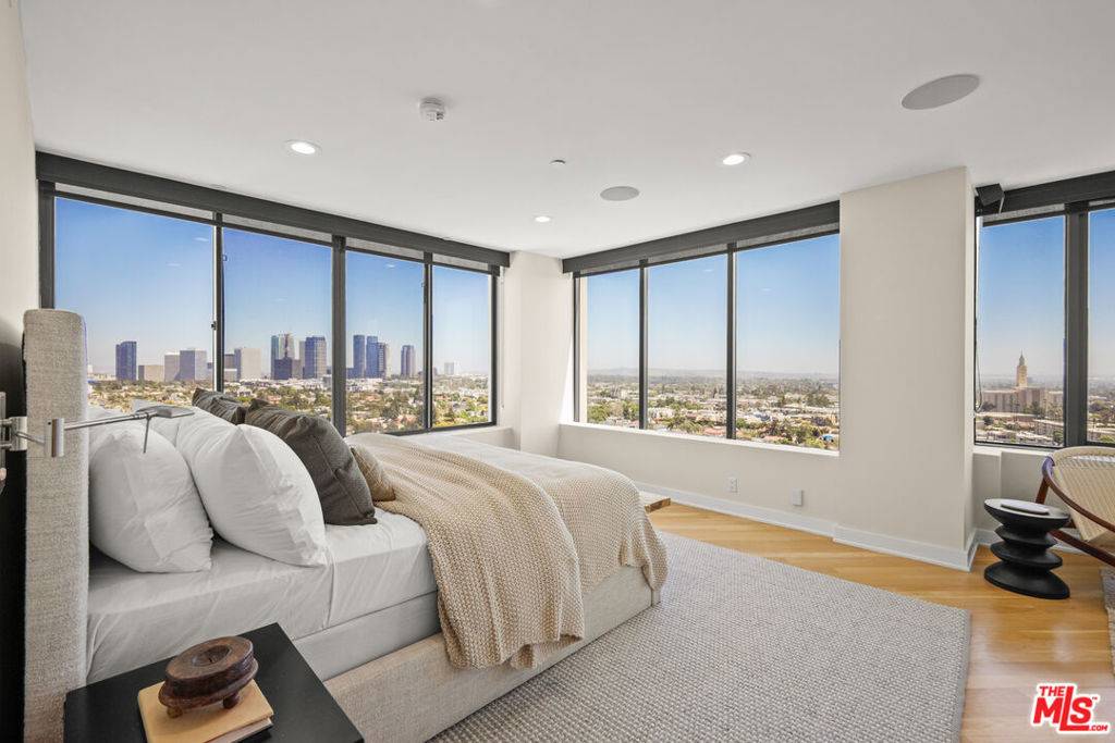 Los Angeles, CA 90024,10724 Wilshire BLVD #1402