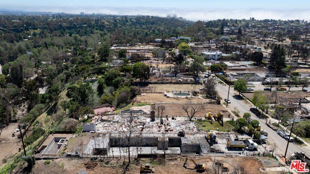 Pacific Palisades, CA 90272,1018 Chautauqua BLVD