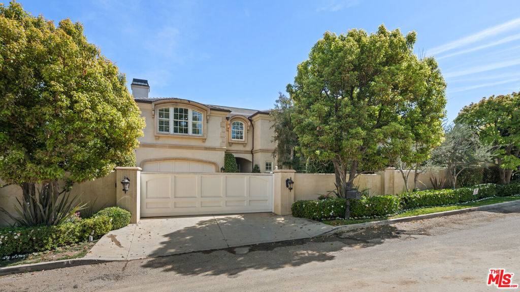 Los Angeles, CA 90049,630 N Bonhill RD