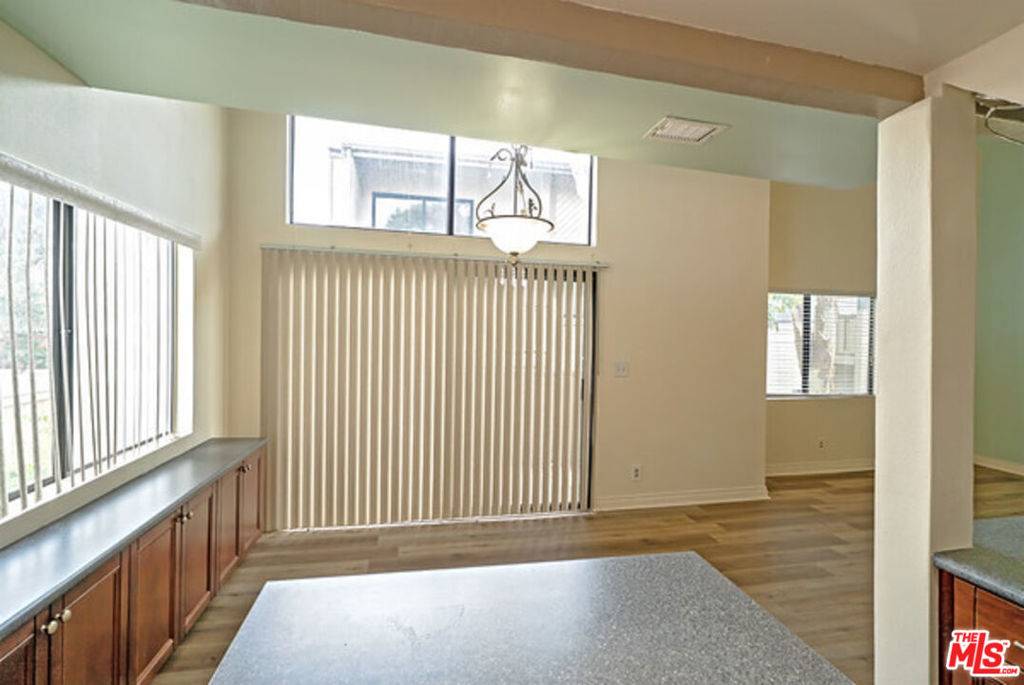 Tarzana, CA 91356,18433 Hatteras ST #507