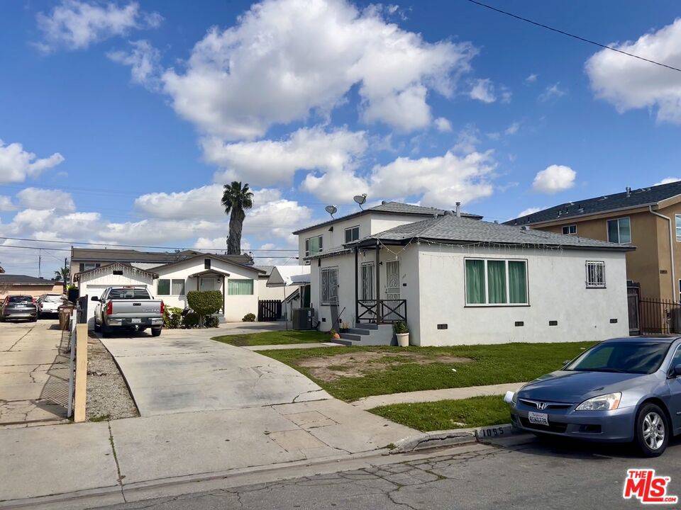 Los Angeles, CA 90044,1055 W 102nd ST