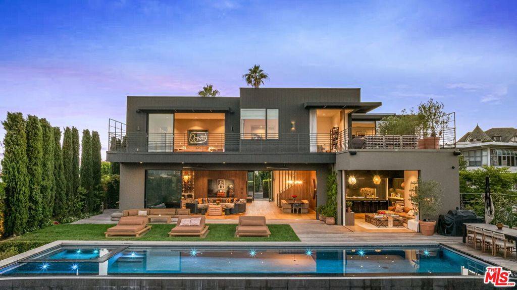 Los Angeles, CA 90077,1030 Somera RD