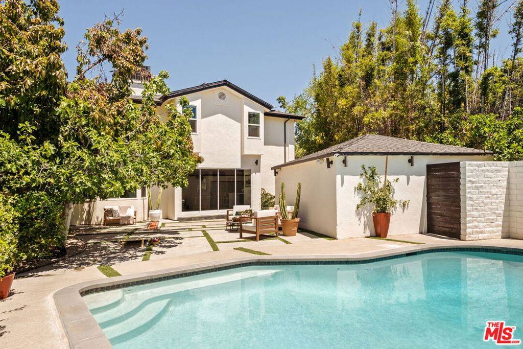Sherman Oaks, CA 91423,13514 Morrison ST