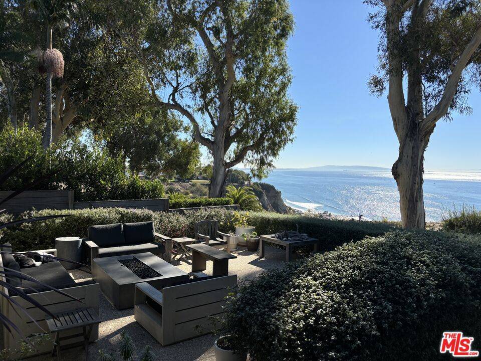 Pacific Palisades, CA 90272,15419 Via De Las Olas