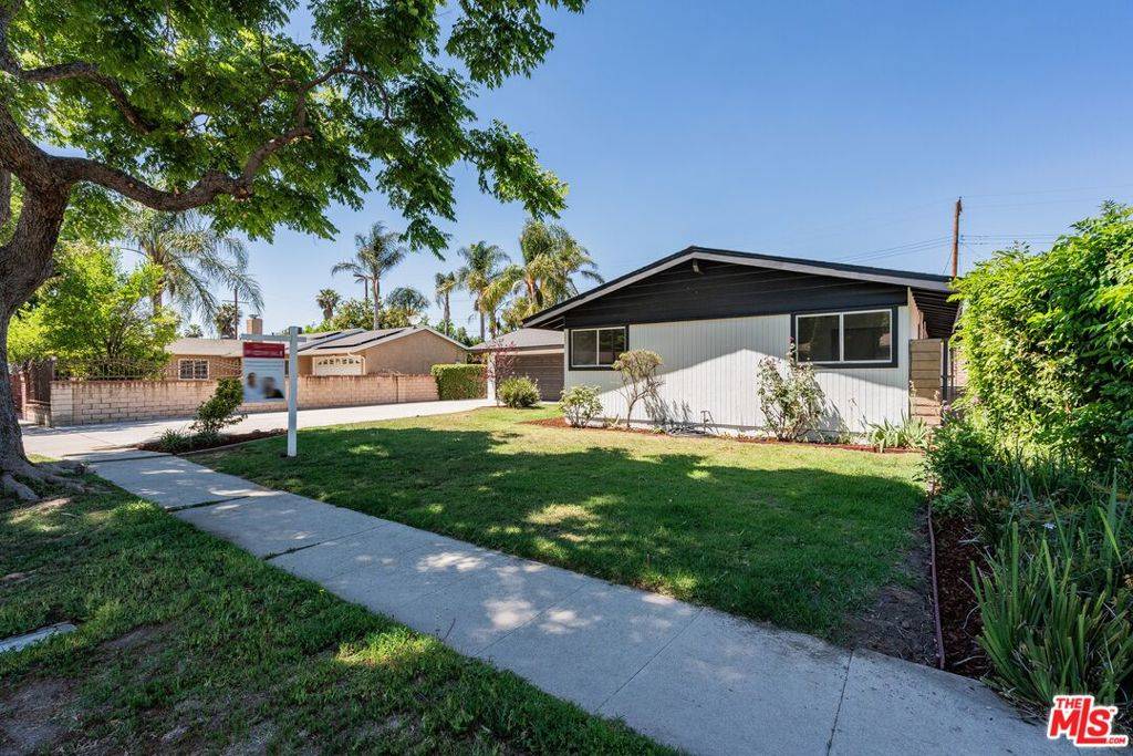 Canoga Park, CA 91303,22309 Leadwell ST