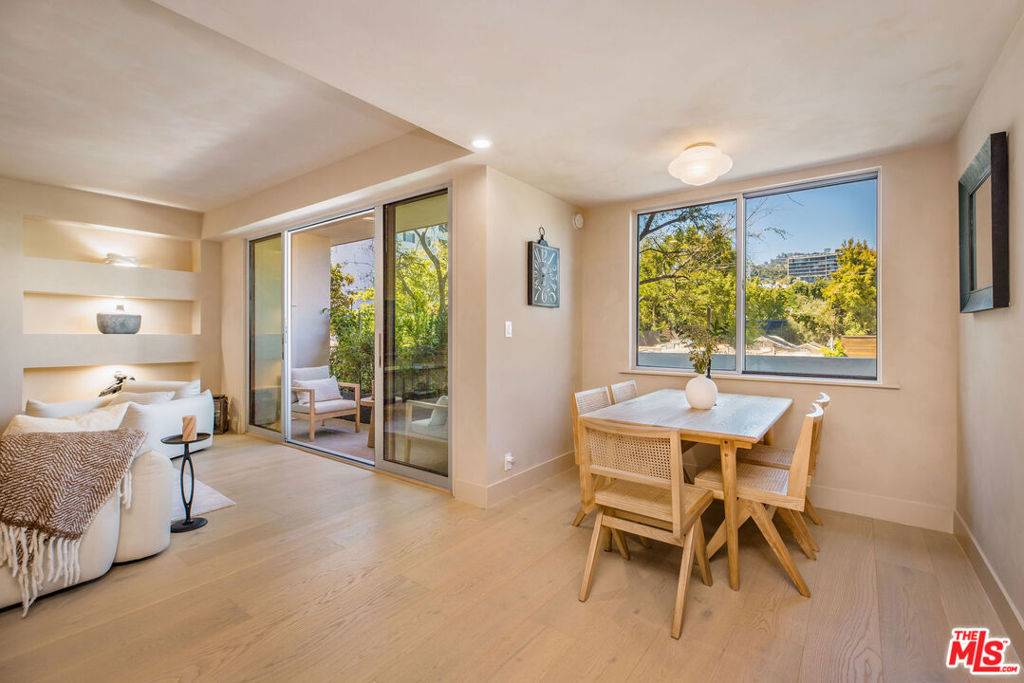 West Hollywood, CA 90069,818 N Doheny DR #205