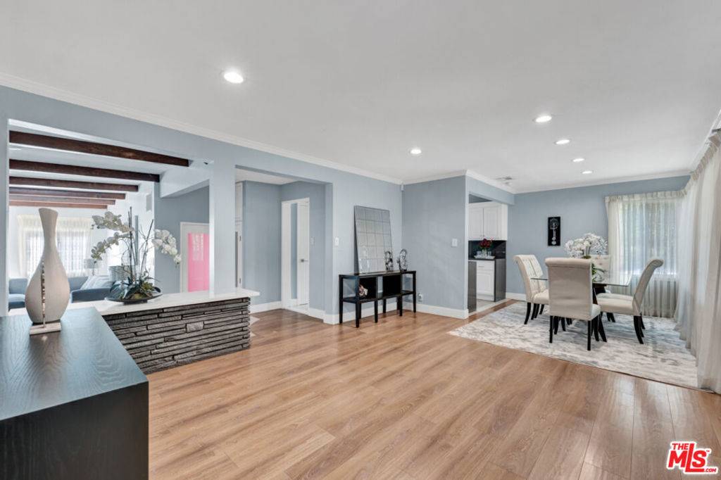 Tarzana, CA 91335,6241 Canby AVE