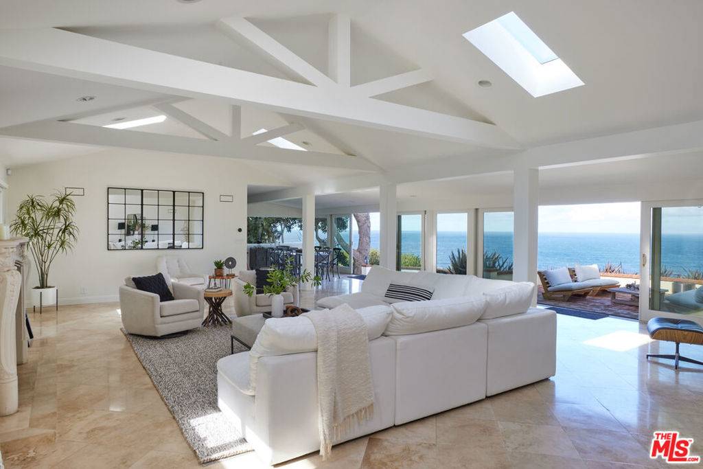 Palos Verdes Estates, CA 90274,1115 Palos Verdes Drive West DR