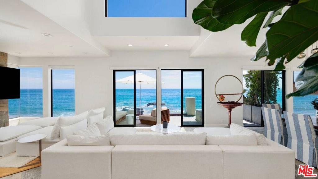 Malibu, CA 90265,25252 Malibu RD #Upper Unit