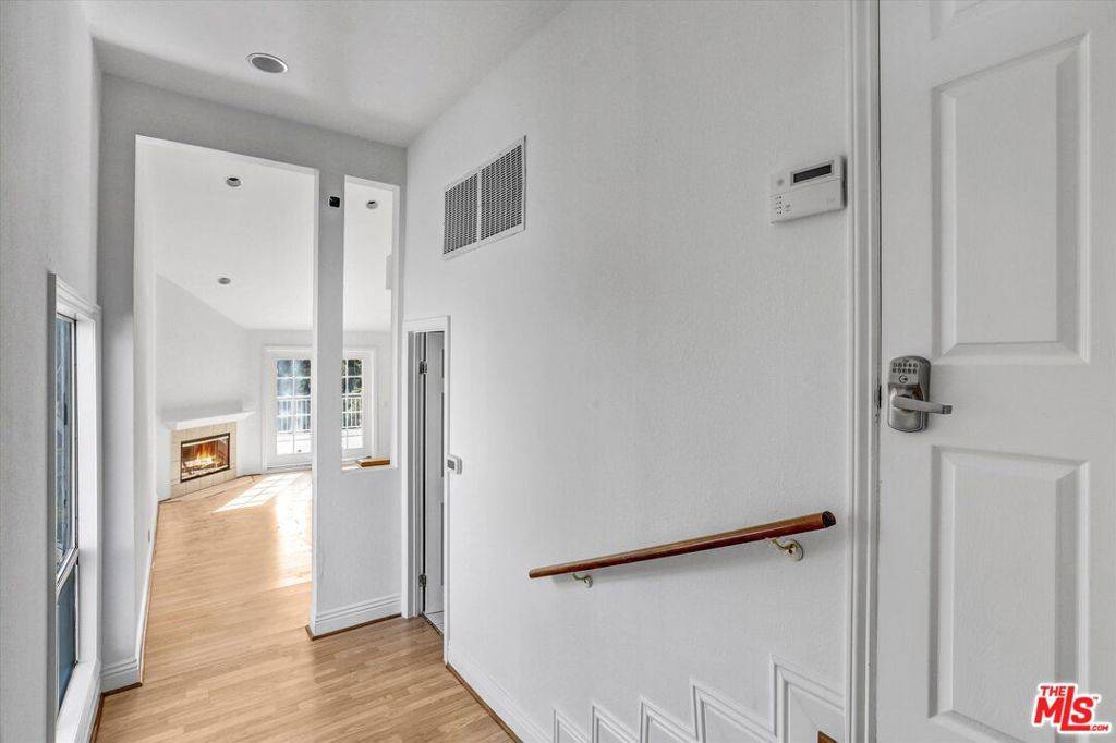 Chatsworth, CA 91311,21662 Wo He Lo TRL