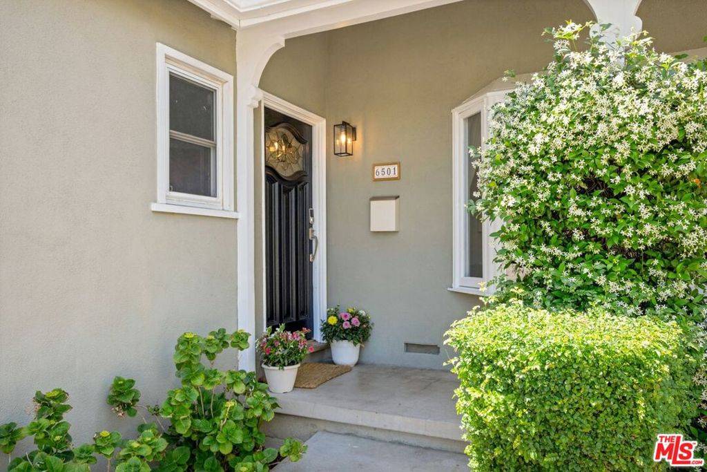 Woodland Hills, CA 91303,6501 Randi AVE