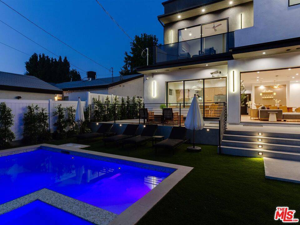 Encino, CA 91316,5929 Hesperia AVE