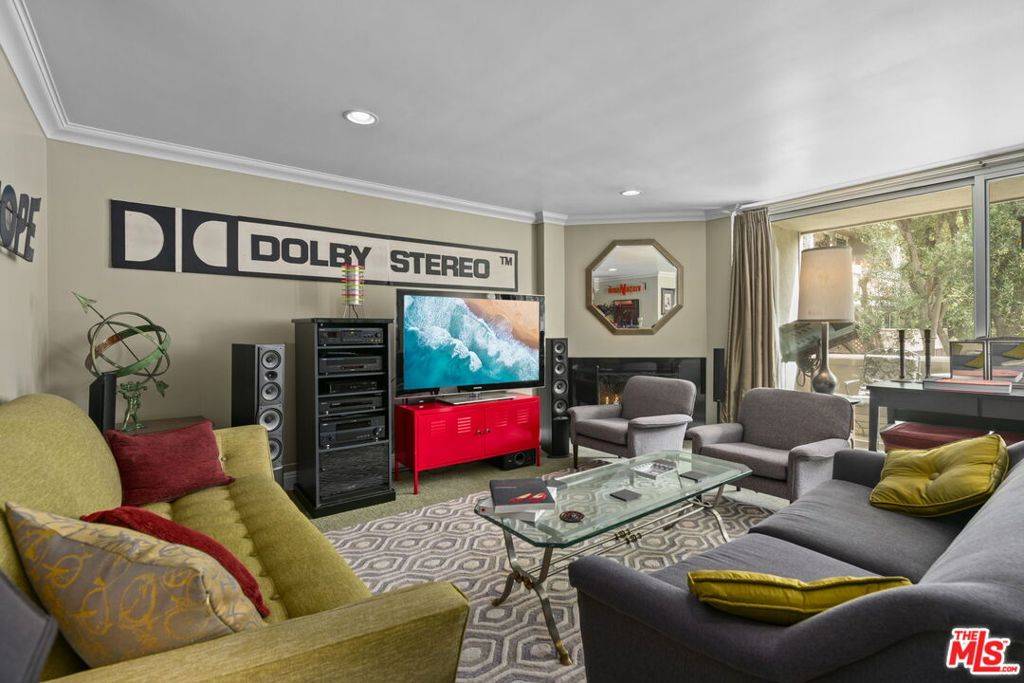 Culver City, CA 90230,6555 Green Valley CIR #215