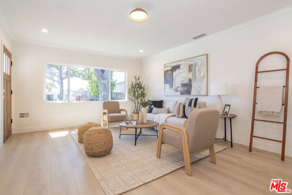 Burbank, CA 91505,824 N Lima ST