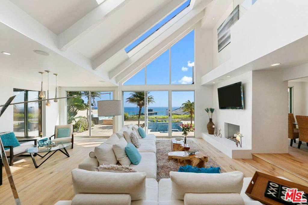 Malibu, CA 90265,31522 Broad Beach RD