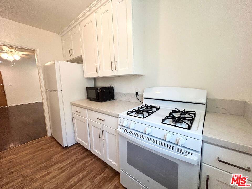 West Hollywood, CA 90046,1146 N Formosa AVE #8