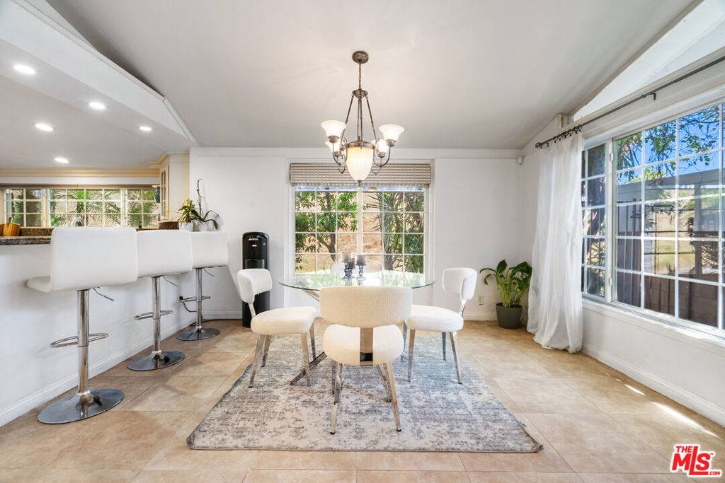 4754 Cerrillos DR Woodland Hills, CA 91364