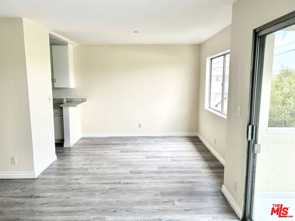 Los Angeles, CA 90035,1440 Reeves ST #307