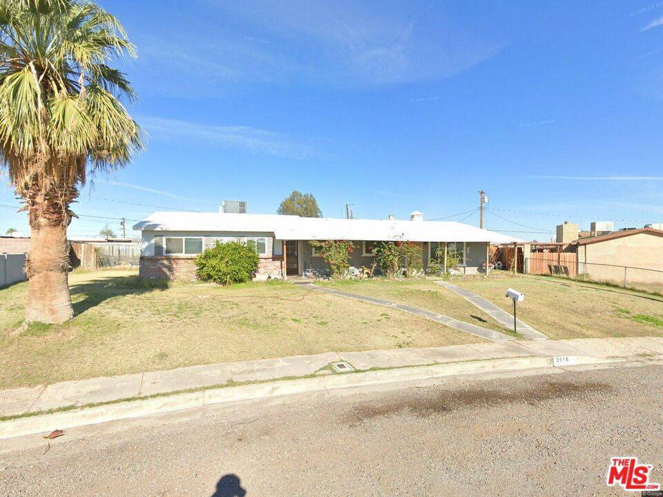 Needles, CA 92363,2016 Peru ST