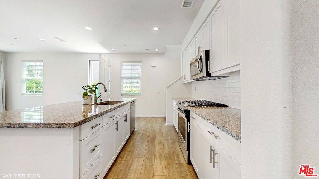 235 Morro WAY #3 Simi Valley, CA 93065
