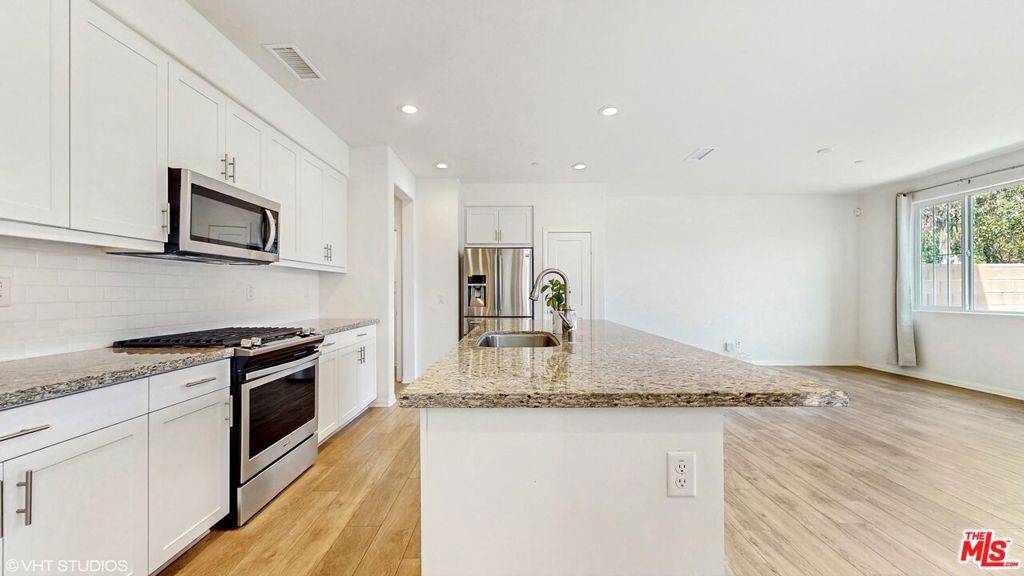 235 Morro WAY #3 Simi Valley, CA 93065