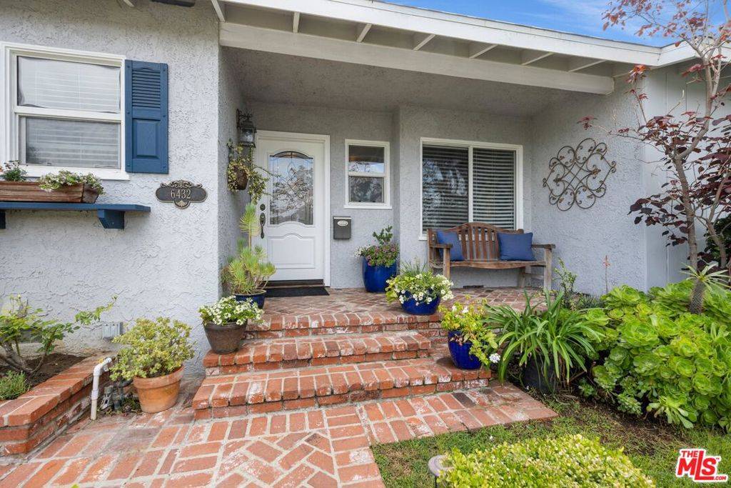 Van Nuys, CA 91406,6432 Petit AVE