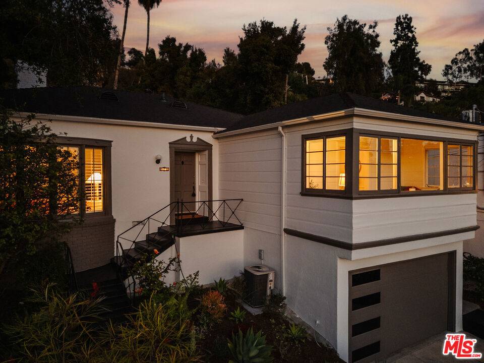 Los Angeles, CA 90039,2340 Teviot ST