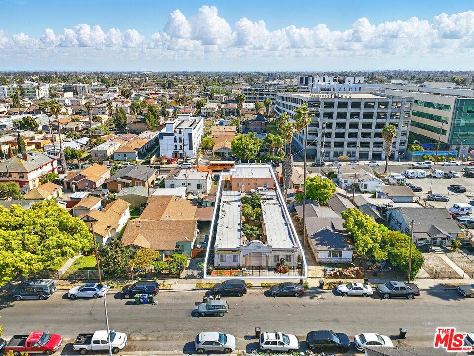 Los Angeles, CA 90044,924 W 82nd ST