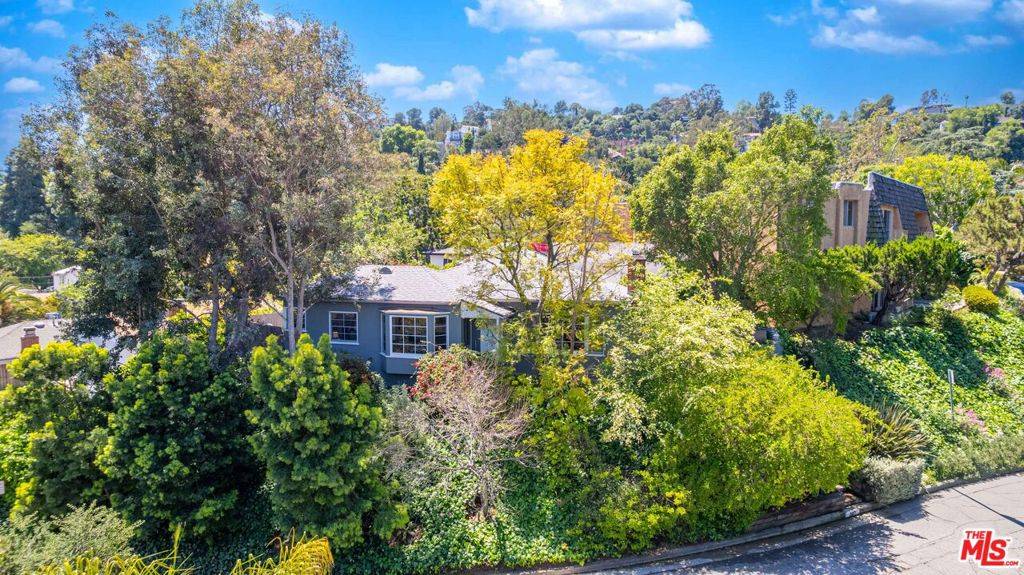 Los Angeles, CA 90068,3217 Bennett DR