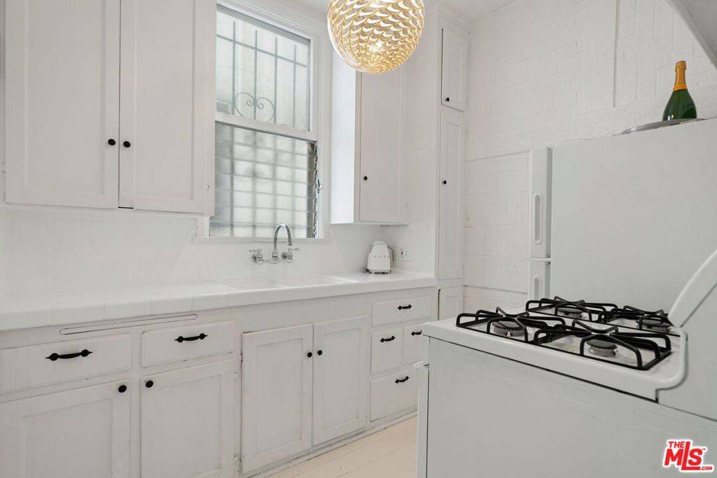 West Hollywood, CA 90046,1345 N Hayworth AVE #4