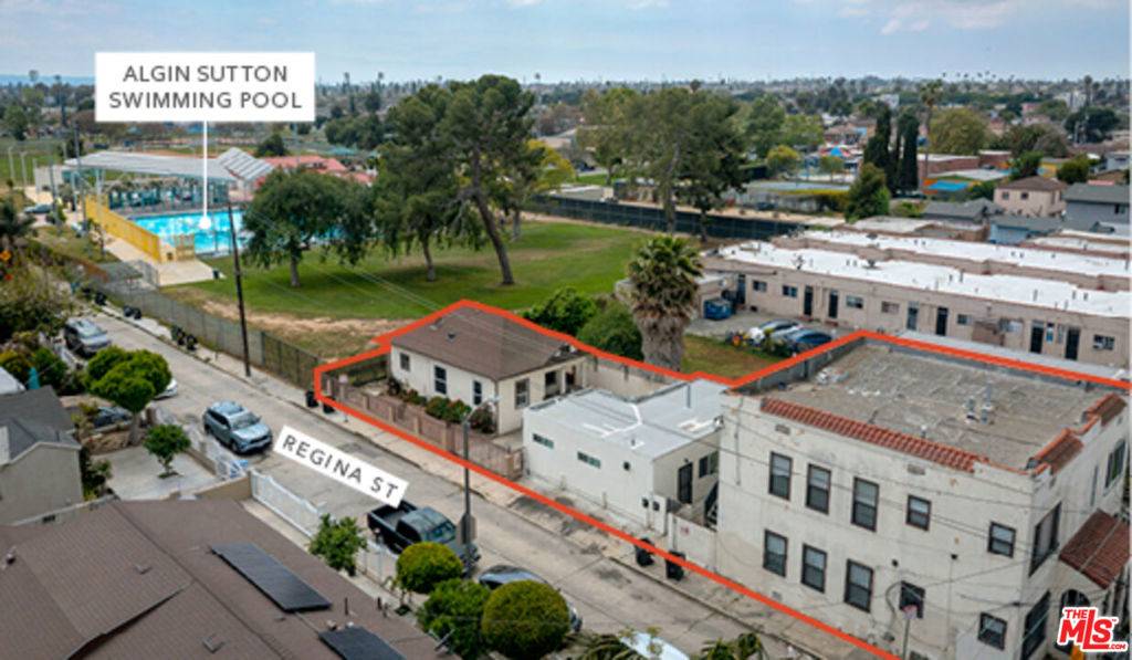 Los Angeles, CA 90044,8715 Regina CT
