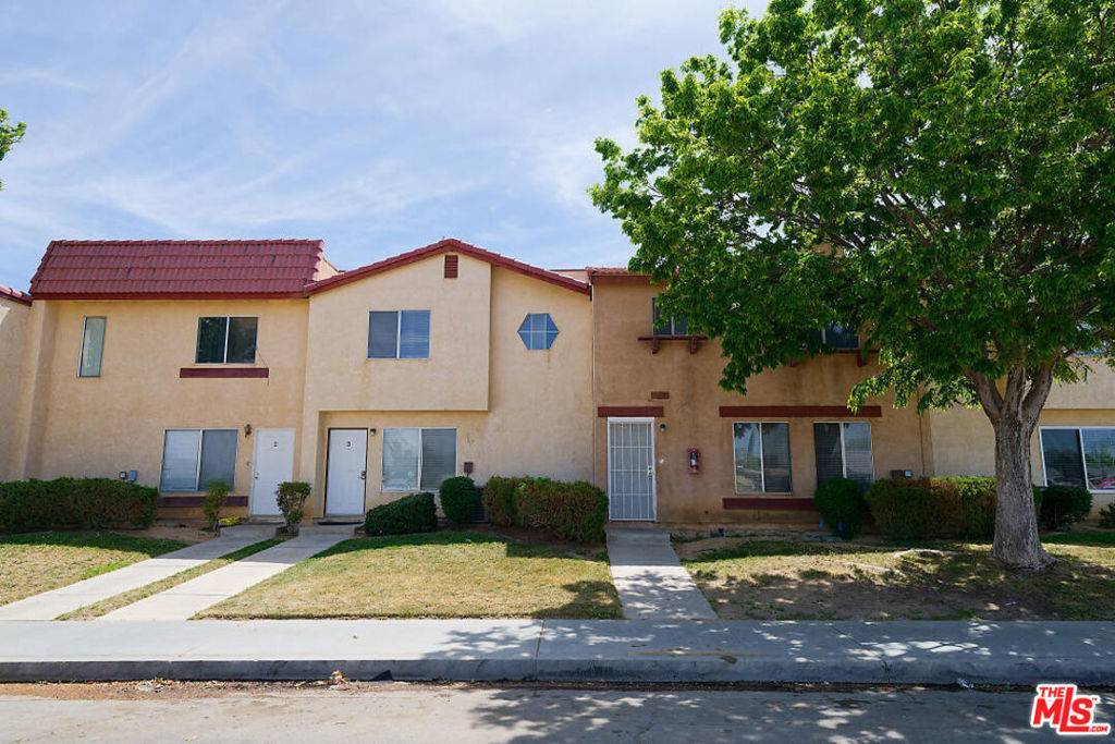 Palmdale, CA 93550,1750 E Avenue Q14 #9