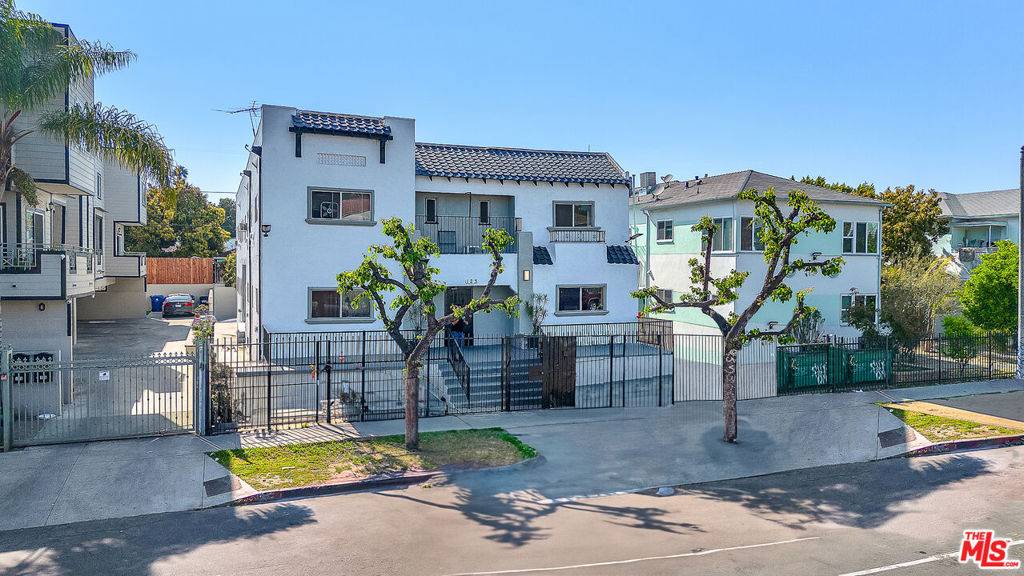 Los Angeles, CA 90004,123 S Westmoreland AVE