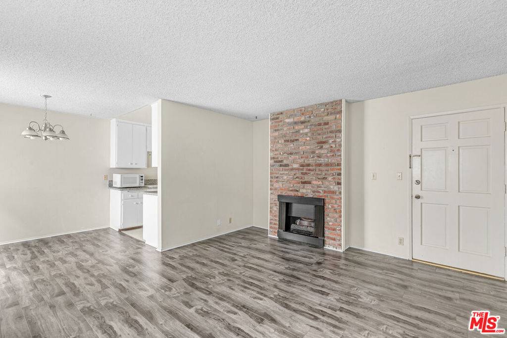 Los Angeles, CA 90025,1811 Parnell AVE #6