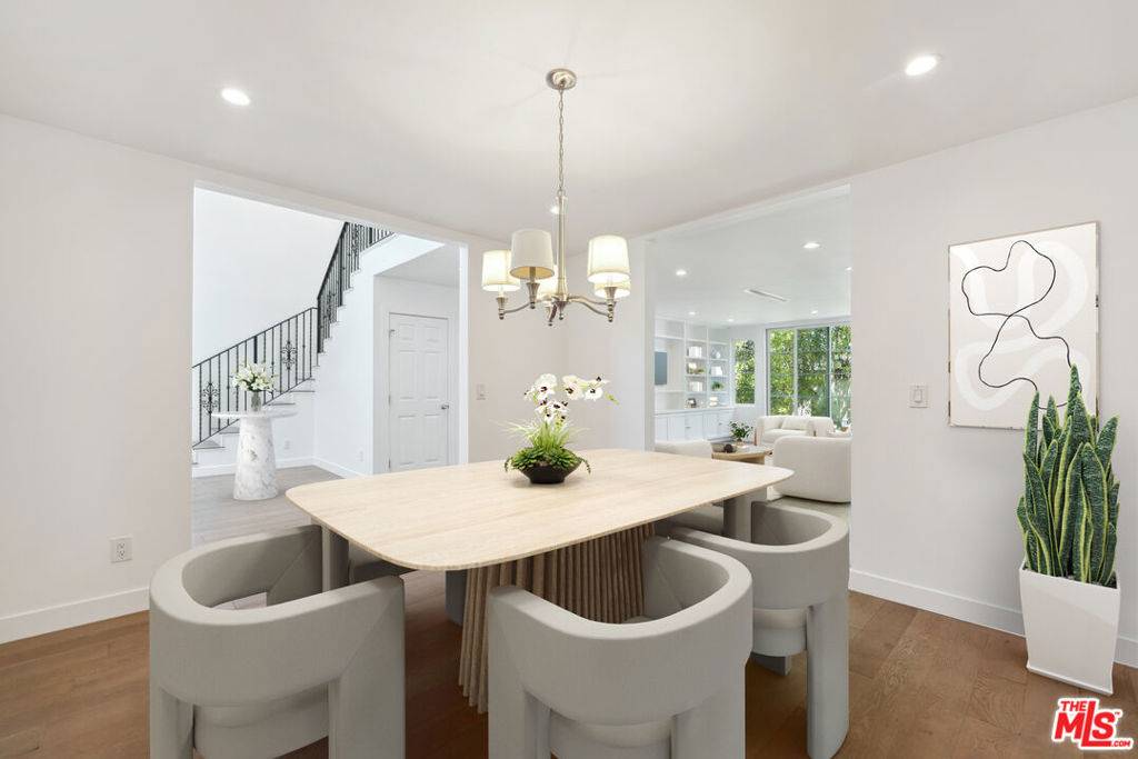 Sherman Oaks, CA 91403,5114 Cedros AVE