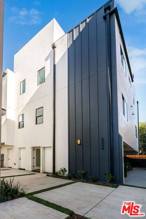 Valley Village, CA 91607,5044 Laurel Canyon BLVD #2