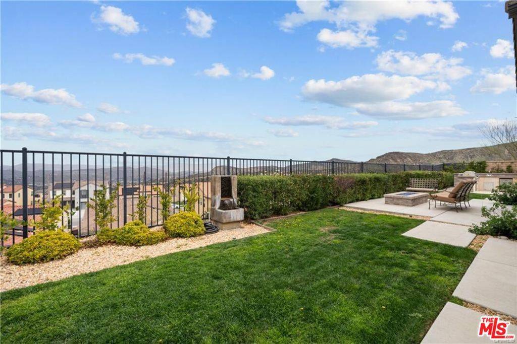 Santa Clarita, CA 91387,18693 Juniper Springs DR