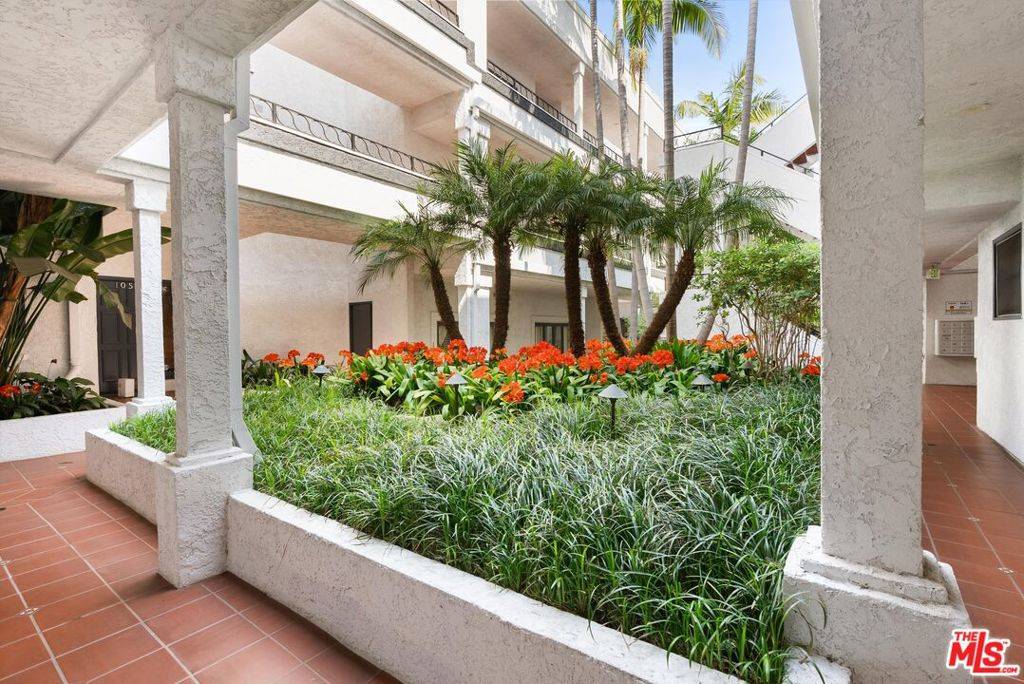 Santa Monica, CA 90403,1133 9th ST #301